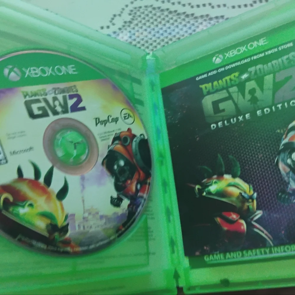 Plants vs Zombies GW2 Deluxe Edition for Xbox One